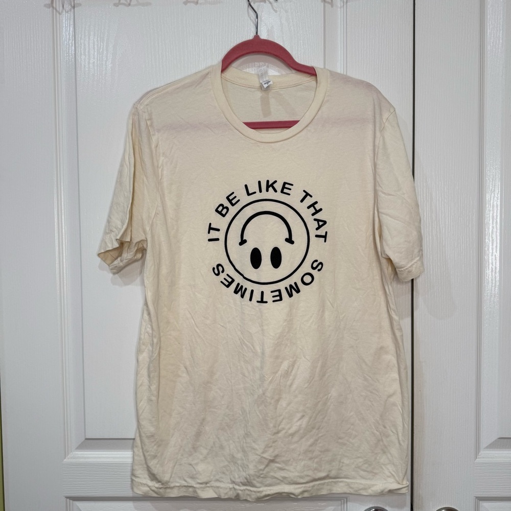 SOLD ❤️ Bella Canvas Cream Graphic Tee
